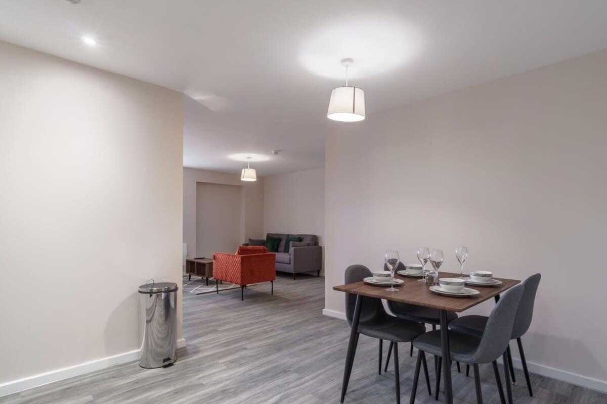 Bright 2 Bed Apartment Manchester - Sleeps 4 Екстериор снимка