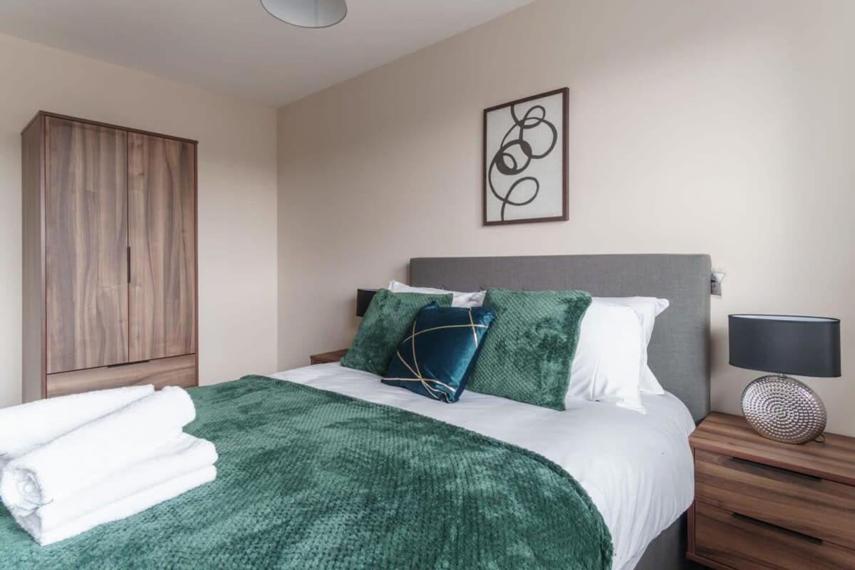 Bright 2 Bed Apartment Manchester - Sleeps 4 Екстериор снимка
